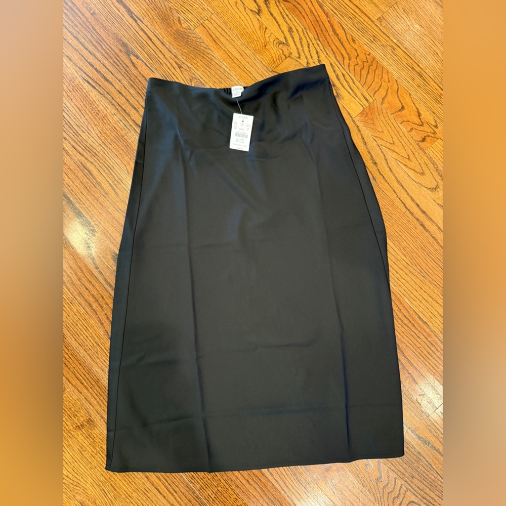 J Crew tags on small silk skirt! Never worn perfect condition!